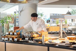 매일 뷔페 아침 식사(1인당 GBP 20)