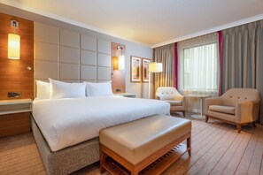 Quarto executivo, 1 cama King | 1 quarto, roupas de cama antialérgicas, cofres nos quartos, escrivaninha