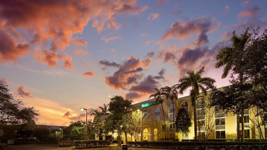 La Quinta Inn & Suites by Wyndham Sunrise