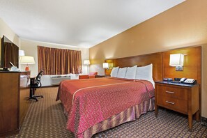 Standard Room, 1 King Bed, Smoking, Refrigerator and Microwave | เตียงพร้อมฟูกเสริมที่นอน, โต๊ะทำงาน, พื้นที่ทำงานแบบใช้แล็ปท็อป