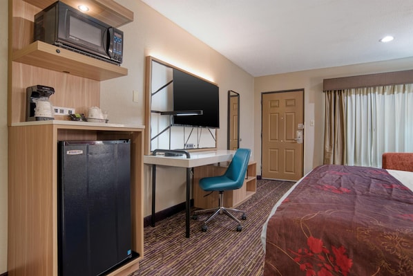 Premium bedding, pillowtop beds, desk, blackout drapes