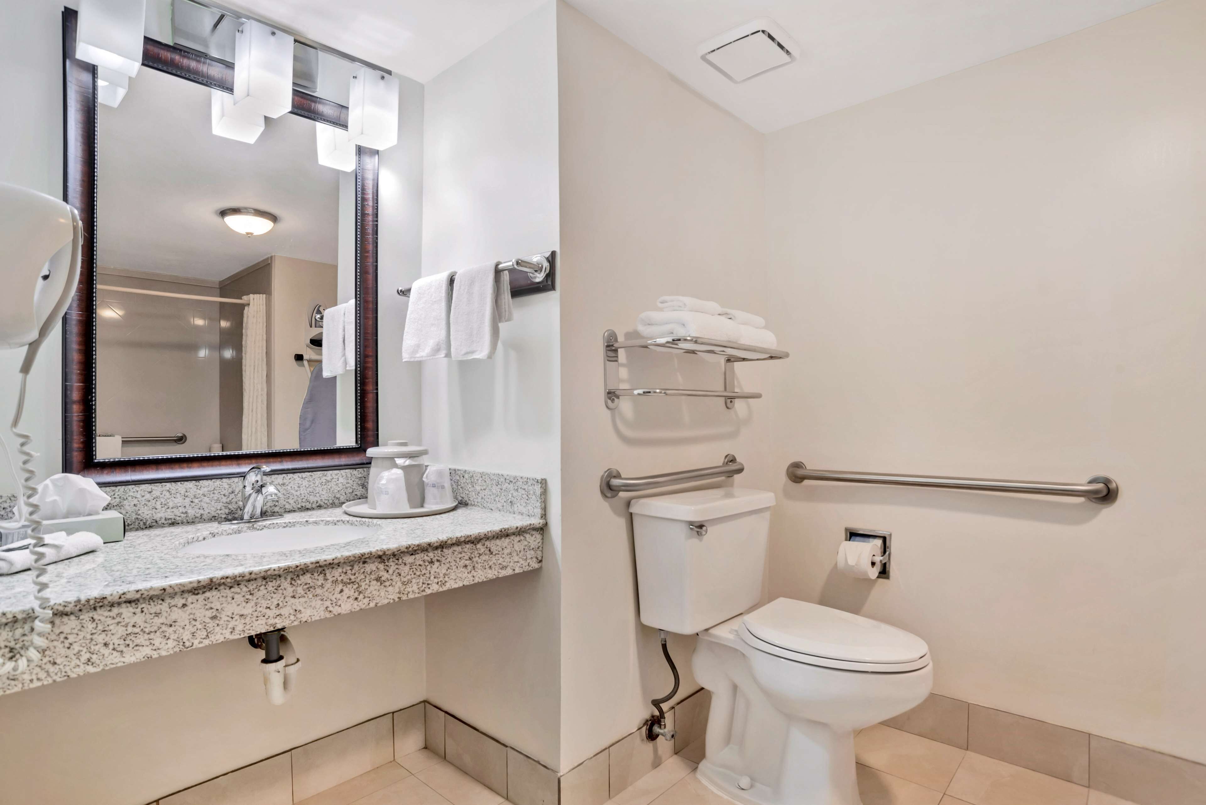 combined shower/bathtub, free toiletries, hair dryer, towels