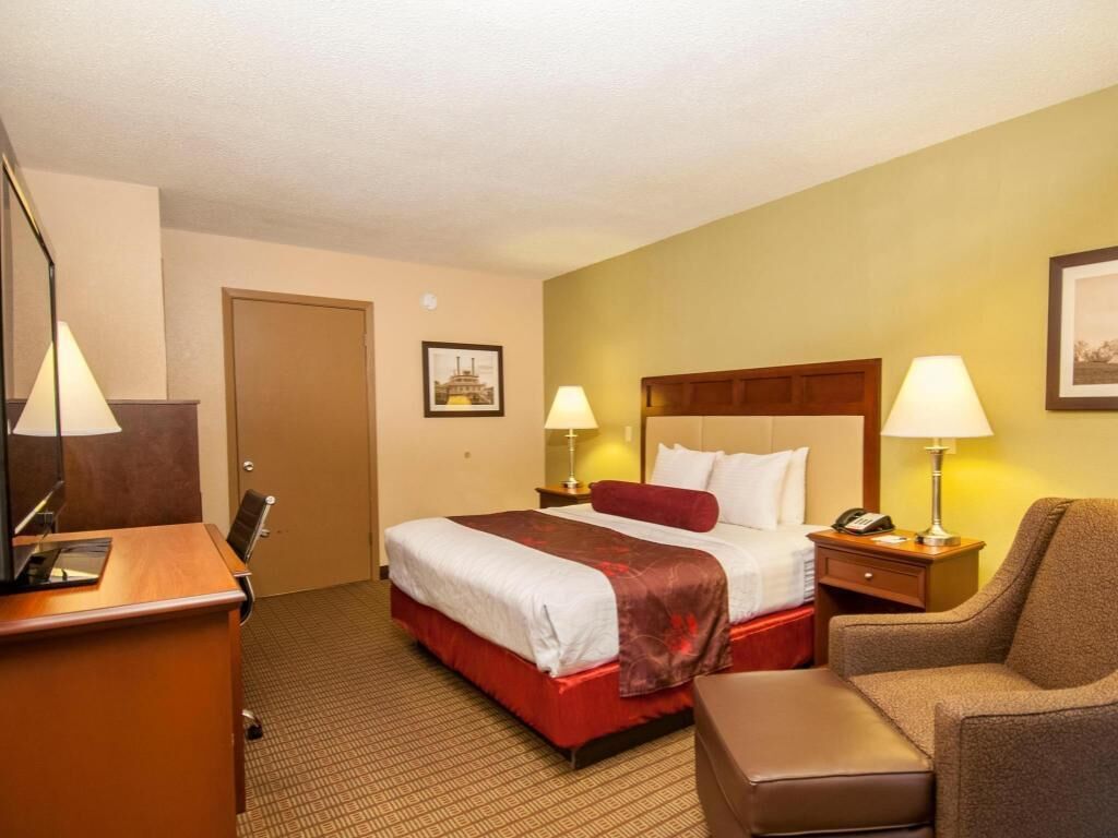Premium bedding, pillowtop beds, desk, blackout drapes