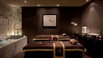 Behandlungsräume für Paare, Sauna, Whirlpool, Dampfbad