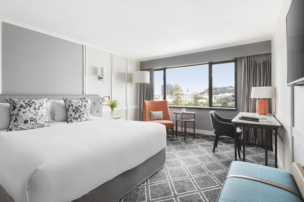 1 bedroom, premium bedding, minibar, in-room safe