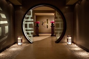 Couples treatment rooms, sauna, hot tub, steam room, body treatments