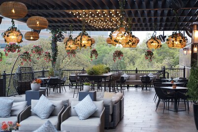 Renaissance Austin Hotel