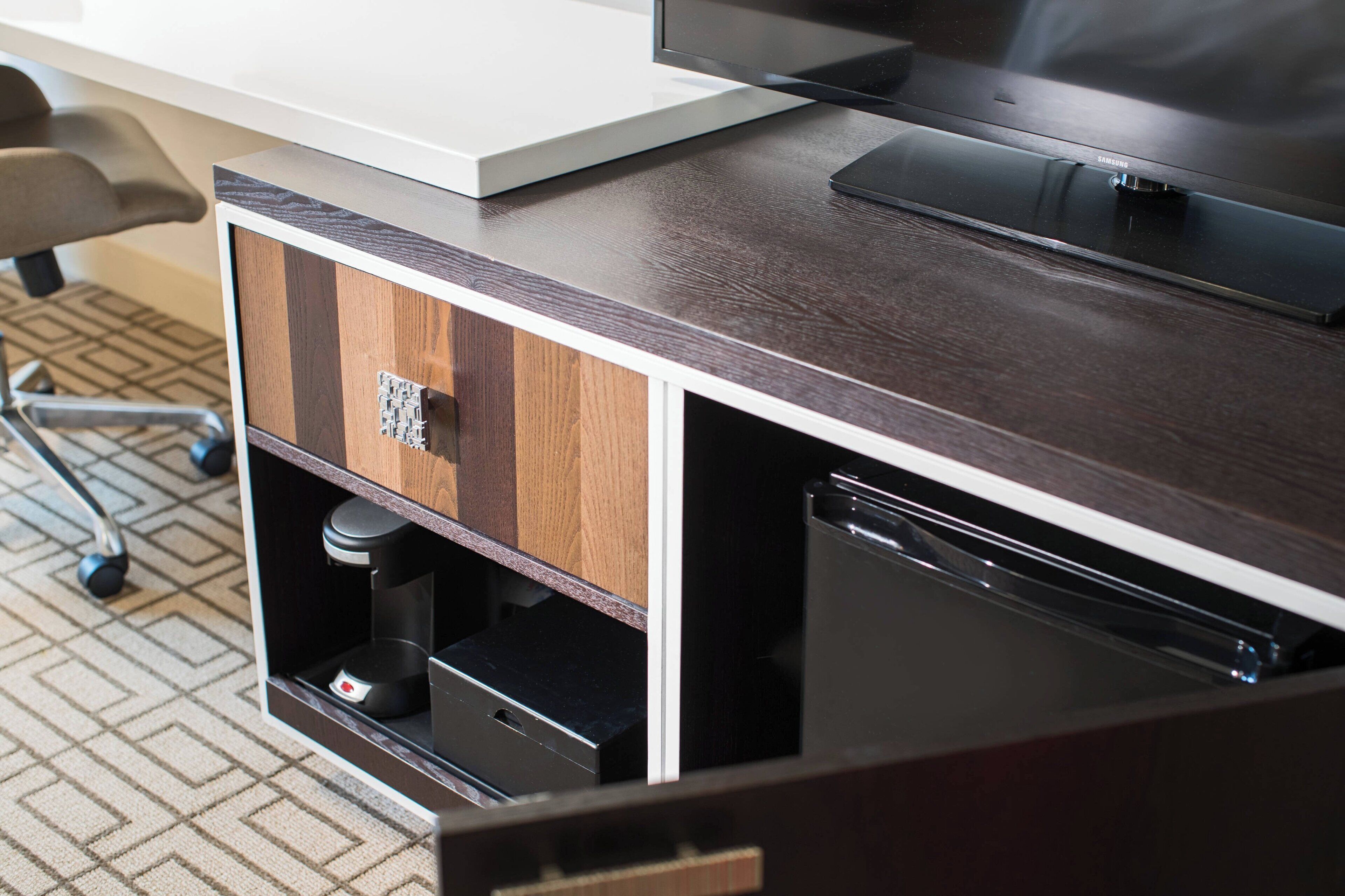 1 bedroom, premium bedding, pillow-top beds, desk