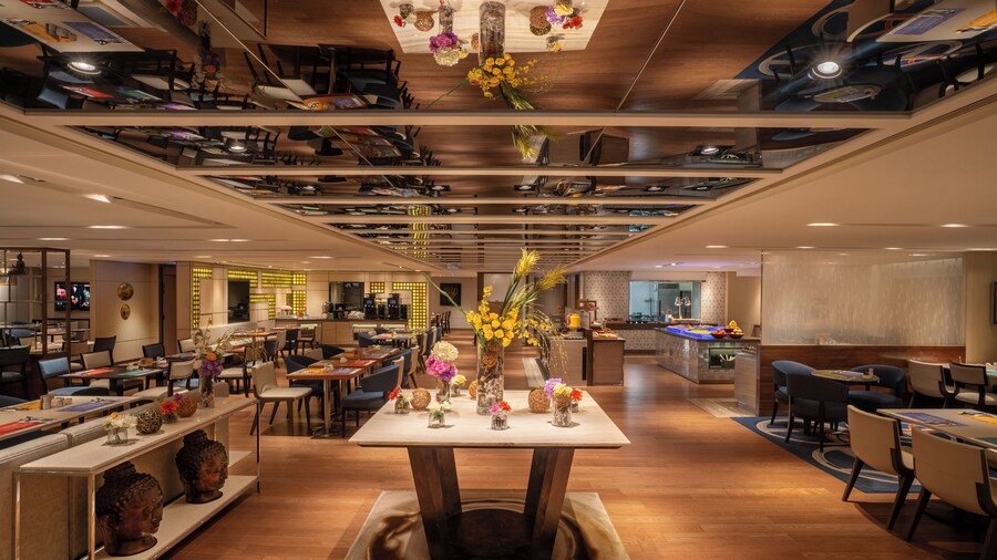 ホリデイ・イン ゴールデン マイル香港 by IHG (香港金域假日酒店)