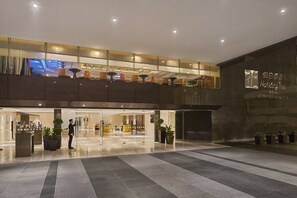 Exterior - Holiday Inn Golden Mile Hong Kong by IHG (Kowloon)