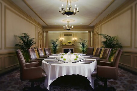 Palmer House a Hilton Hotel - Image 31