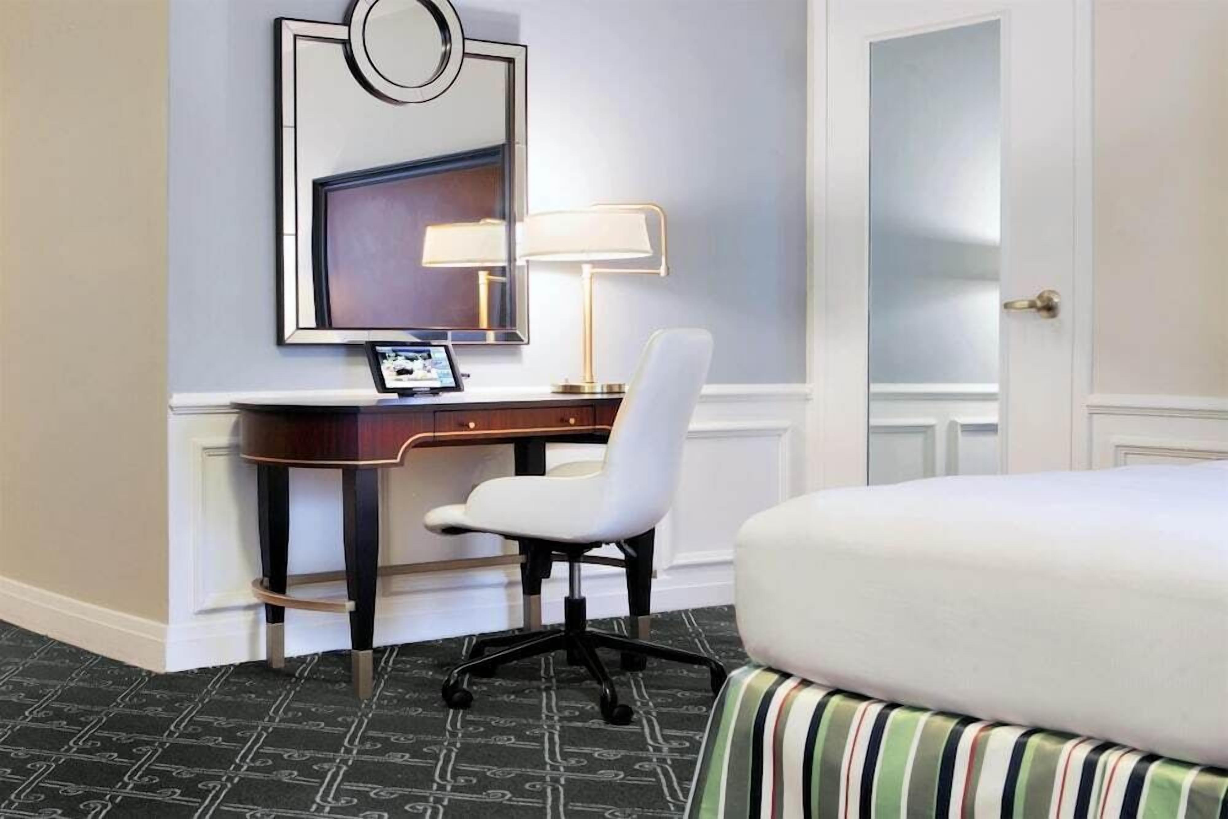 Premium bedding, pillow-top beds, minibar, in-room safe