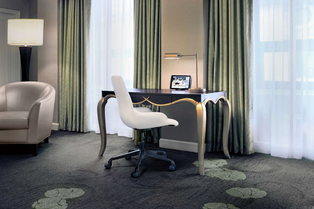 1 bedroom, premium bedding, pillow-top beds, minibar