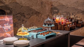 Desayuno buffet todos los días (con cargo)
