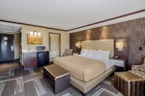 Standard Room, 1 King Bed, Non Smoking (Walk-in Shower) | Hypo-allergenic bedding, individually furnished, desk, laptop workspace