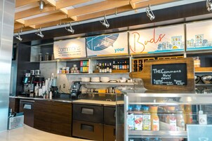 每日供应全套早餐（每人 USD 10.45）