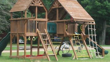 室外兒童遊樂區