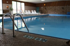 Indoor pool, open 8:00 AM to 9:00 PM, sun loungers - Holiday Acres Resort (Rhinelander)