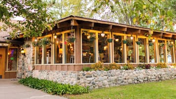 Dinner served, alfresco dining