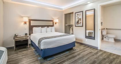 Inn at 50 at Long Beach Convention Center
