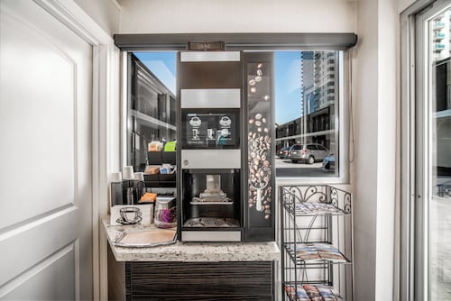 Inn at 50 at Long Beach Convention Center