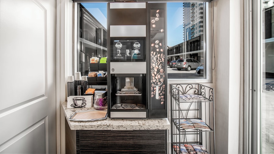 Inn at 50 at Long Beach Convention Center