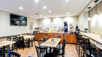 Free daily continental breakfast