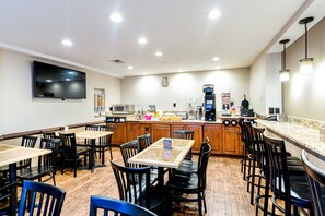 Free daily continental breakfast 