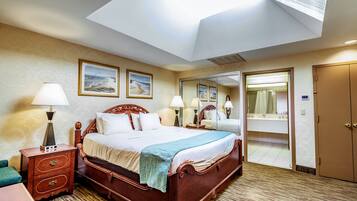 Deluxe Room, 1 King Bed, Non Smoking | In-room safe, desk, blackout drapes, iron/ironing board