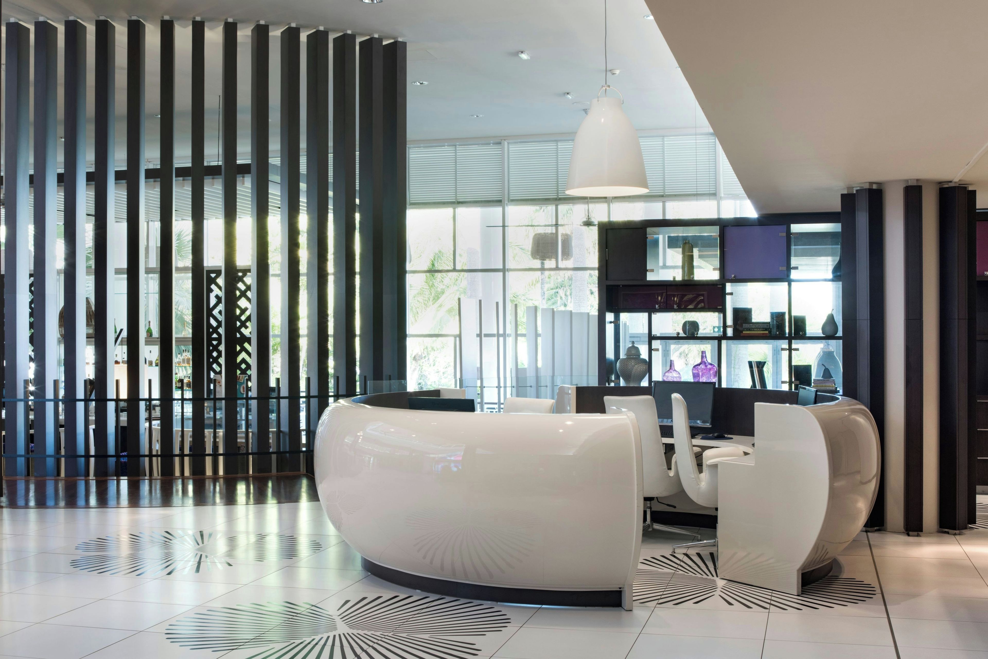 Lobby-lounge