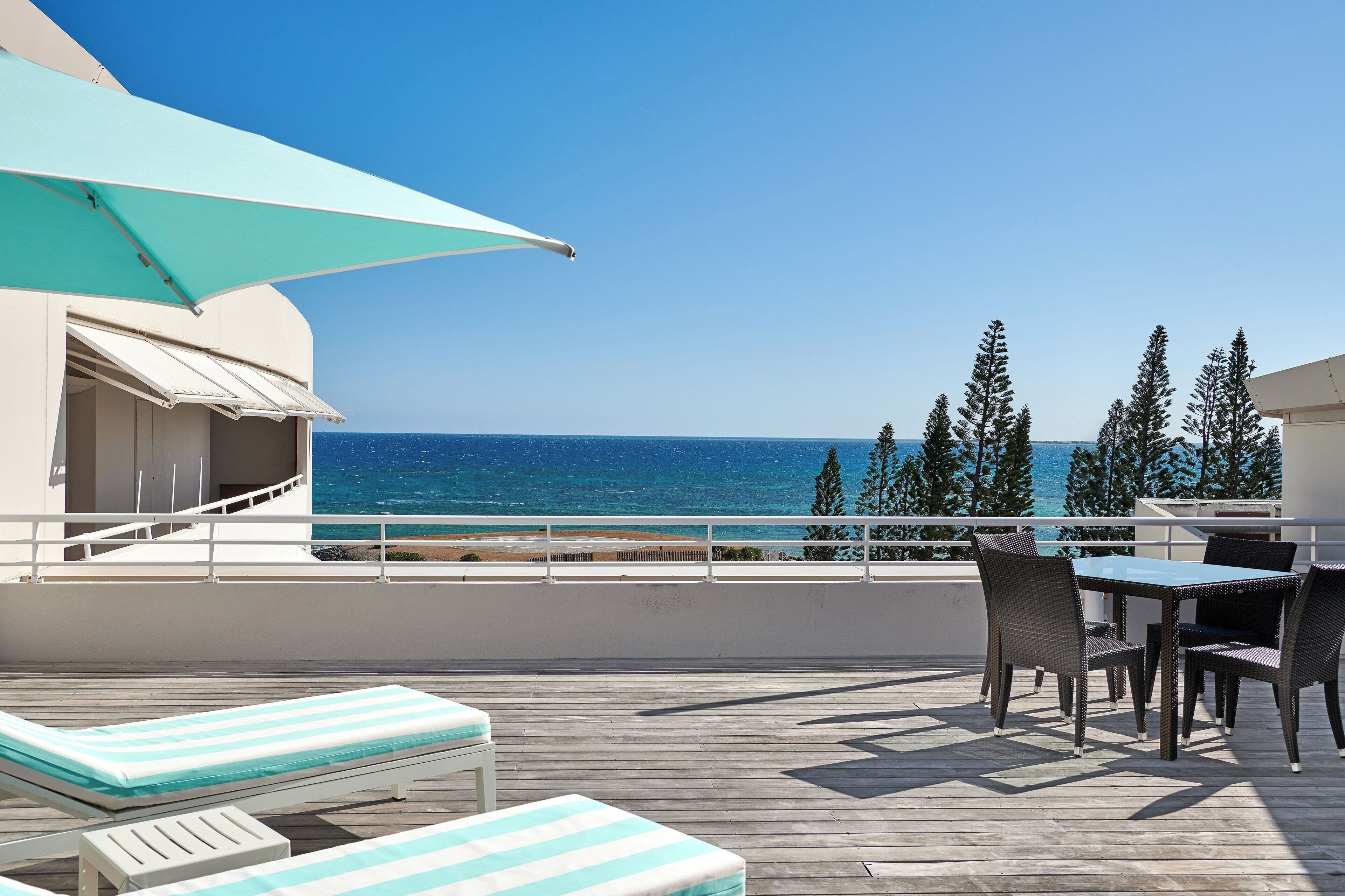 2 restaurants, breakfast, lunch served; local and international cuisine 