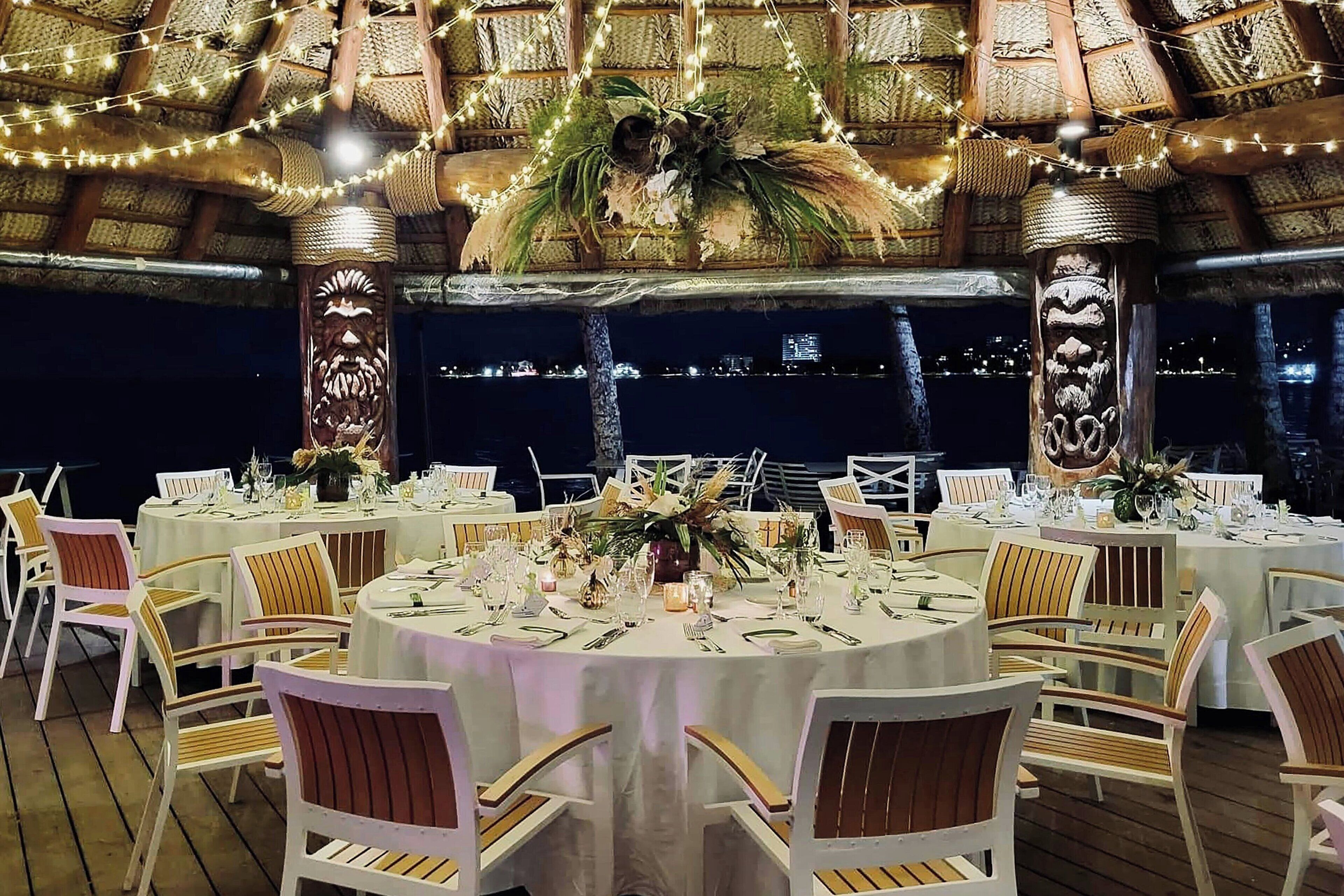 2 restaurants, breakfast, lunch served; local and international cuisine