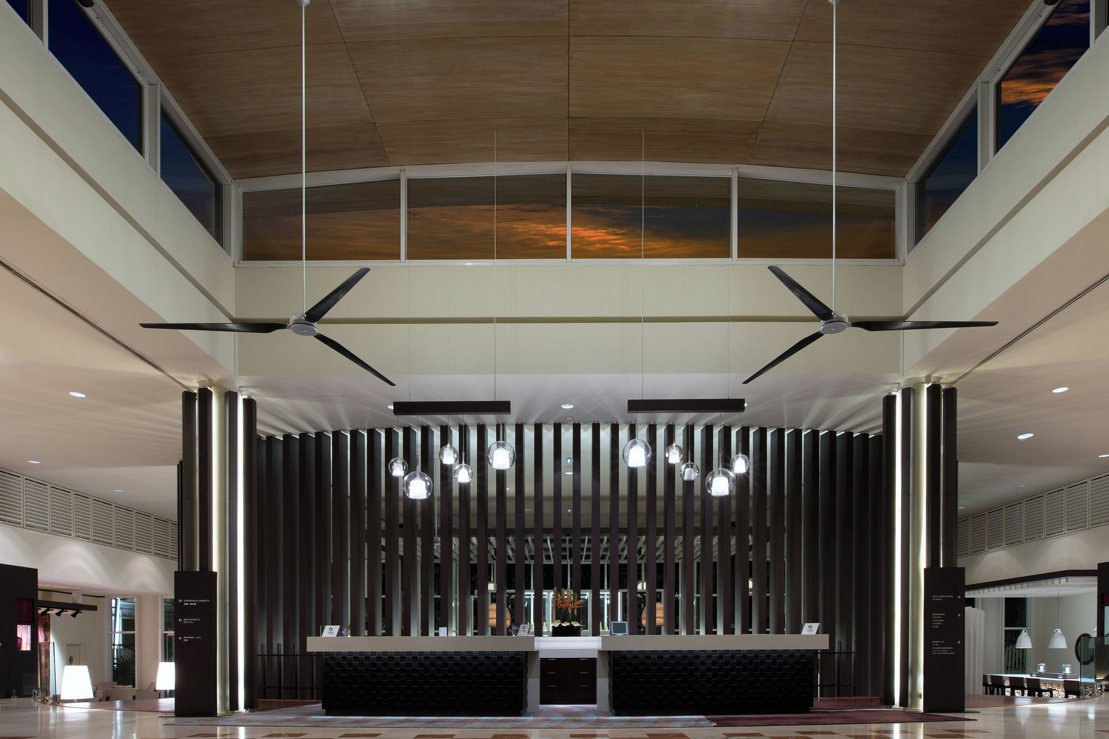 Lobby-lounge