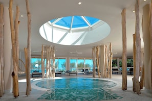 Couples treatment room(s), sauna, hot tub, steam room, body treatments