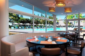 2 restauranter, lunsj serveres