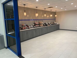 Free daily on-the-go breakfast - Best Western Plus Clarks Summit Scranton (Clarks Summit)