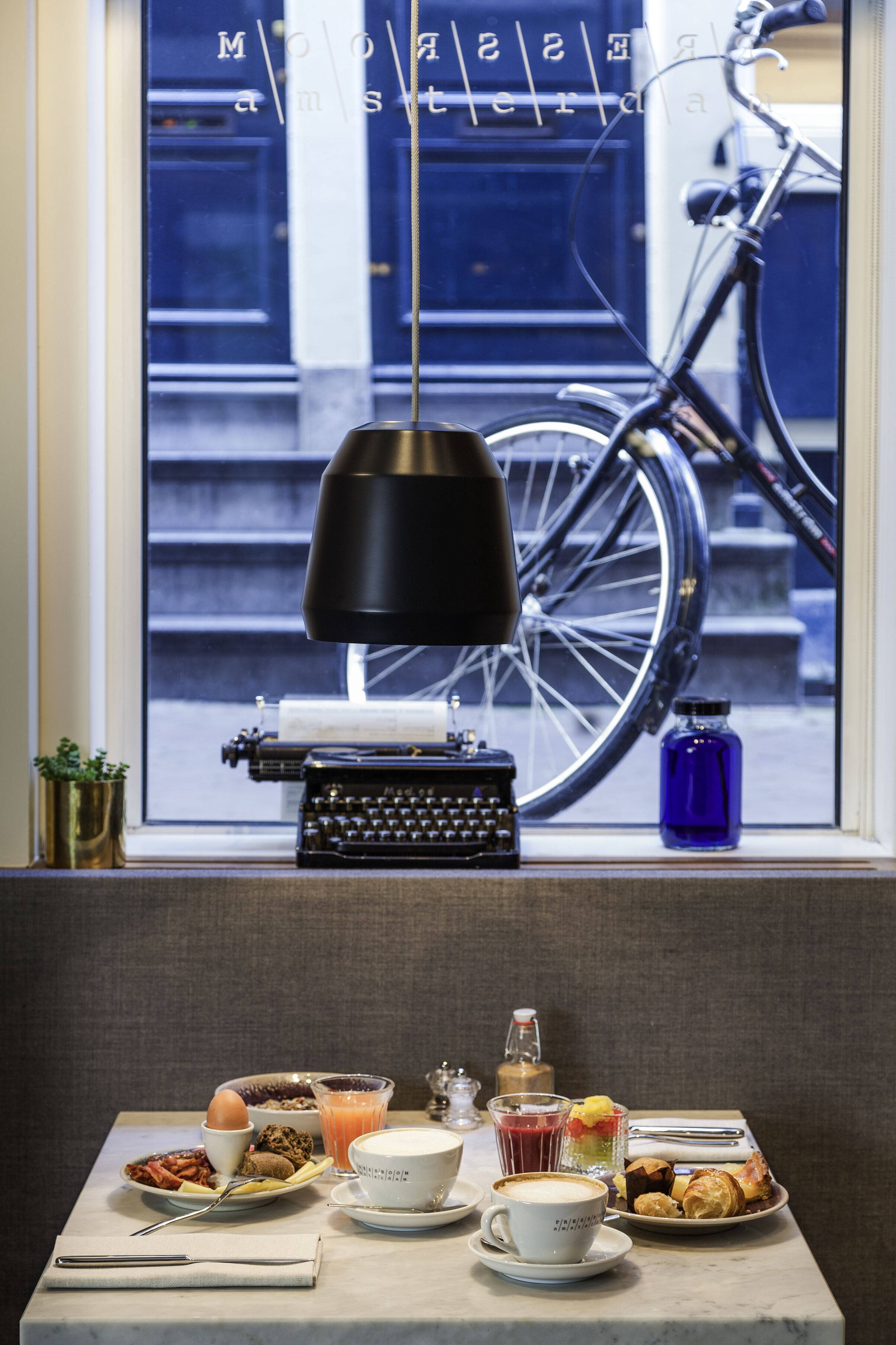 daily buffet breakfast (eur 29 per person)