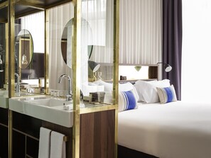 Junior Suite, 1 King Bed