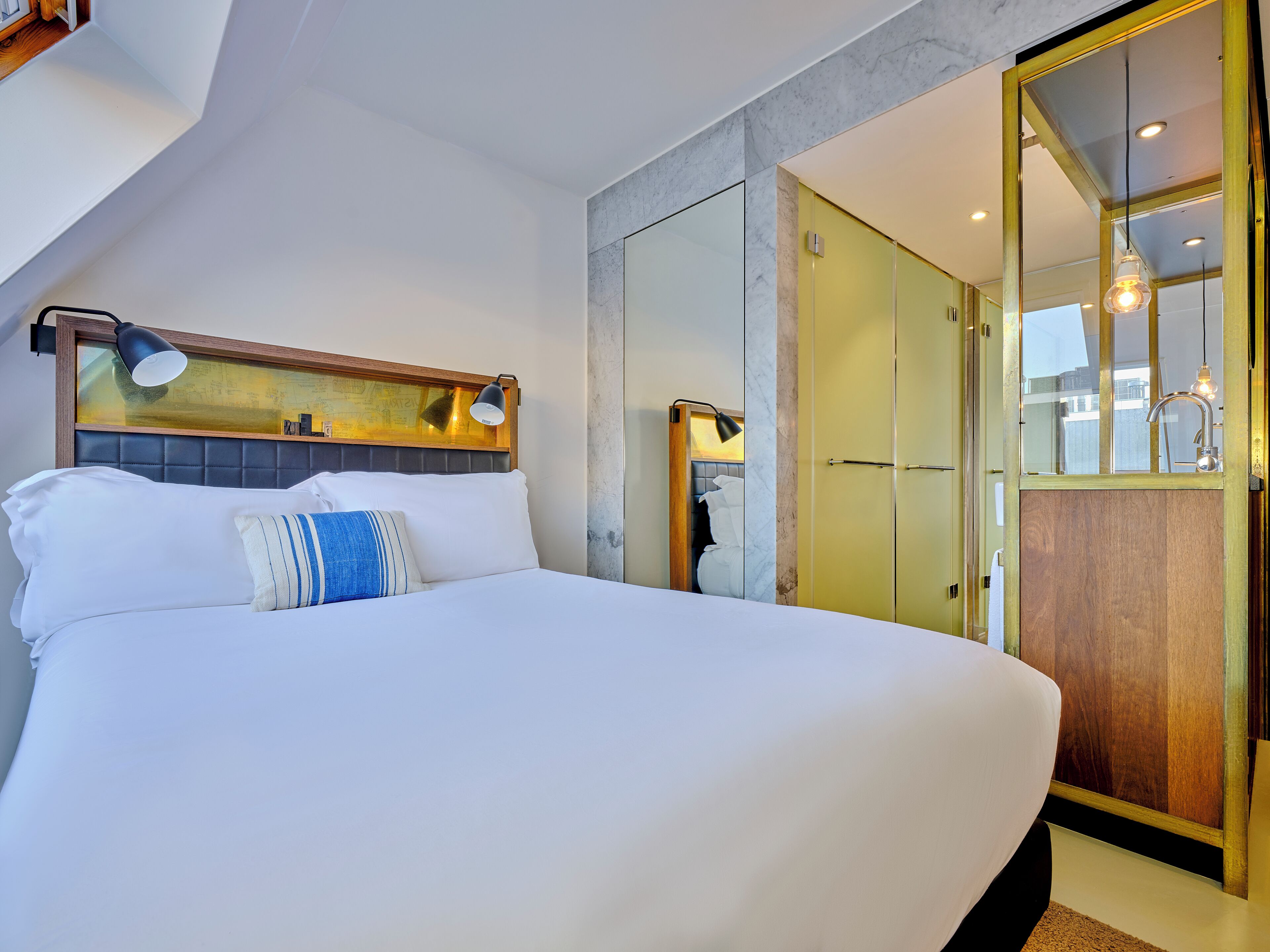 classic room, 1 queen bed | bathroom | shower, rainfall showerhead, eco-friendly toiletries, hair dryer