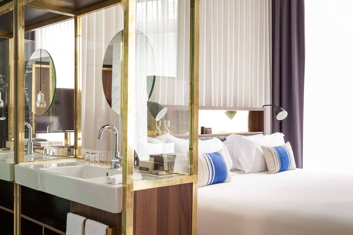 Junior Suite, 1 King Bed