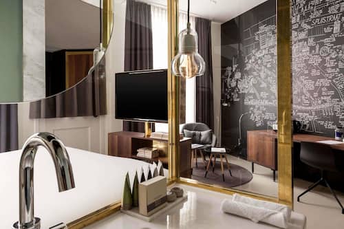 Junior Suite, 1 King Bed