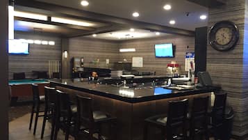 Lobby lounge