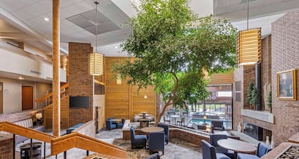 Best Western Plus Landmark Inn