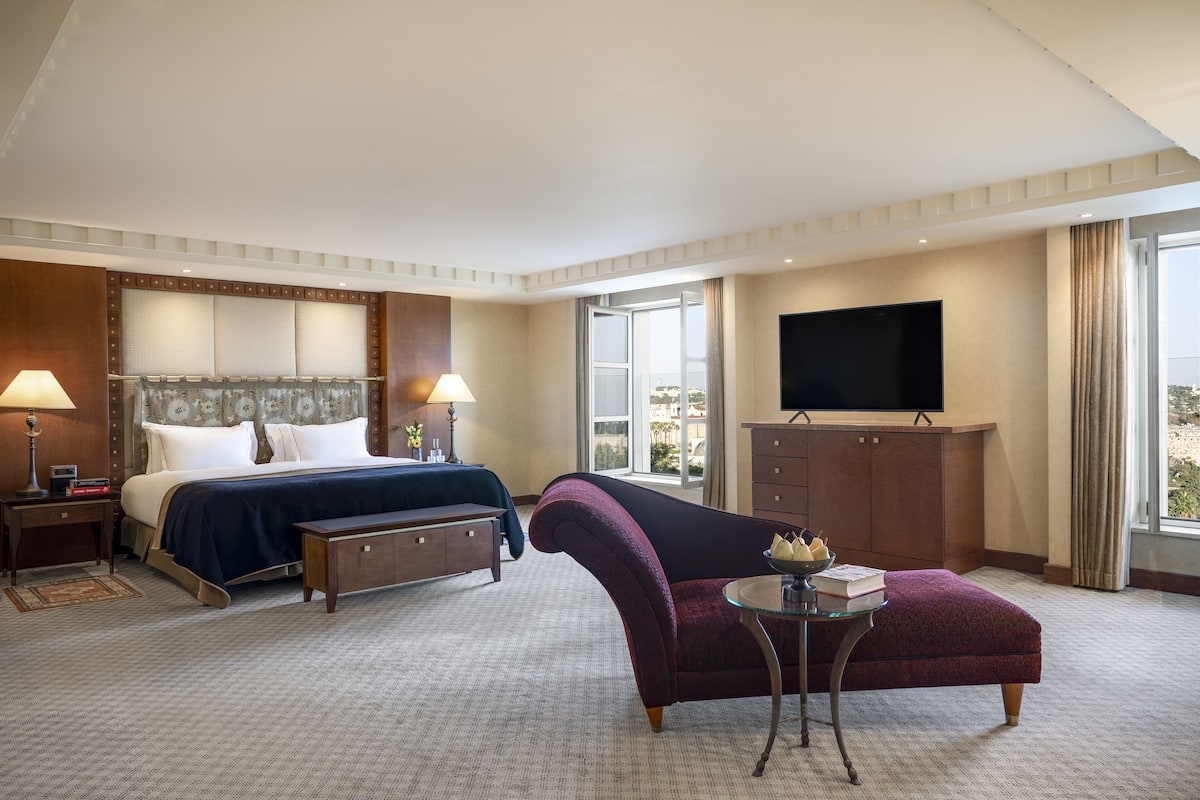 Duplex, 2 Bedrooms (Suite) | Minibar, in-room safe, desk, laptop workspace