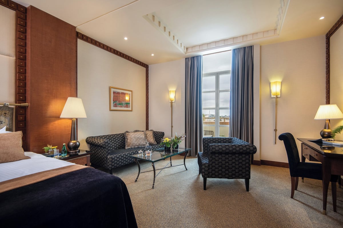 Family Room (New City Floors 1-4) | Minibar, in-room safe, desk, laptop workspace