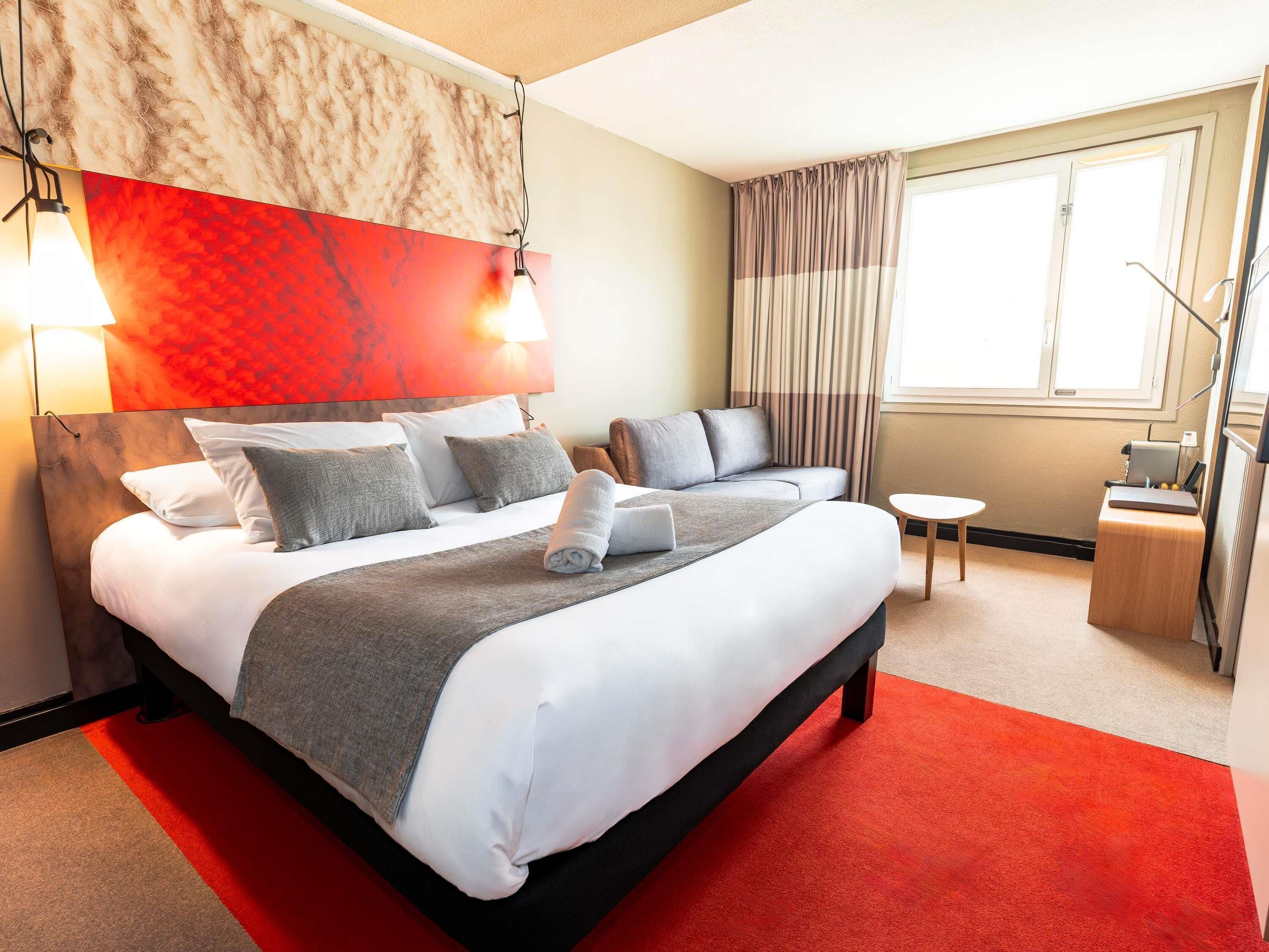 Executive Room, 1 Queen Bed with Sofa bed