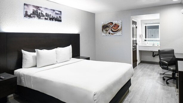 Unclassified image, 1 of 85, button - Hollywood Inn Express LAX (Inglewood)