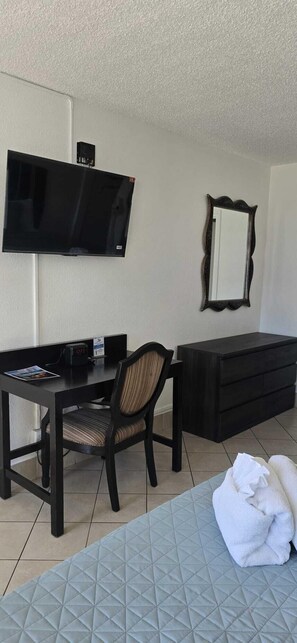 雙人房 | 起居區 | 智慧型電視