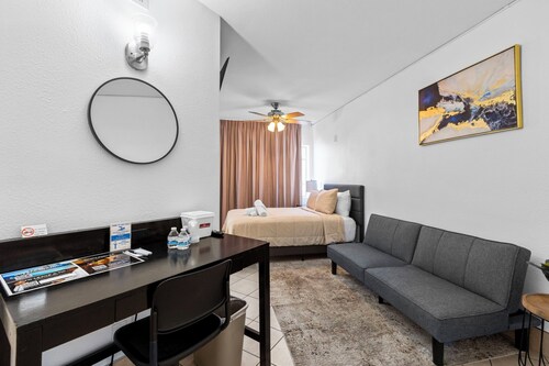 Travelsuites Inn