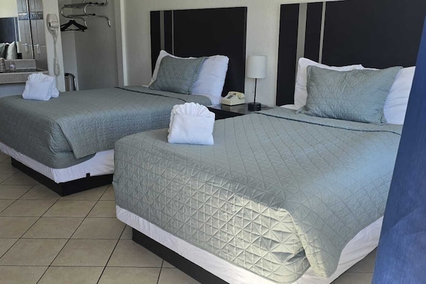 Double Room | In-room safe, desk, free WiFi, bed sheets